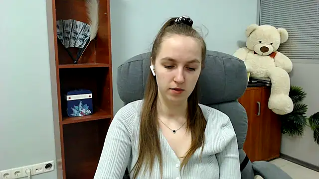 Nessi-Morris online show from February 9, 2026, 8:23 am