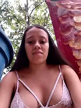 Snapshot of lachiki_plus chatting on April 27, 2026, 8:40 pm lachiki plus online show from April 27, 2026, 8:40 pm