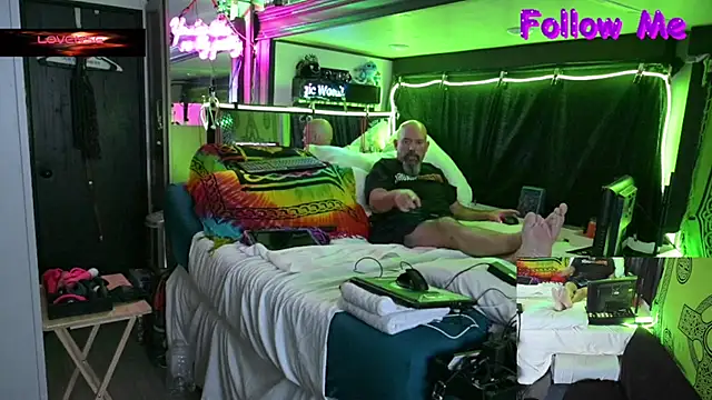 Katycouple69 online show from May 30, 2026, 3:46 am