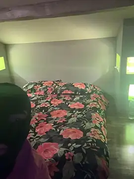 joujou95012 online show from February 7, 2026, 7:44 pm