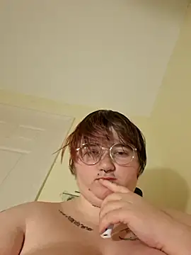 Snapshot of MoonPuppyMommy chatting on February 2, 2026, 3:49 am MoonPuppyMommy online show from February 2, 2026, 3:49 am