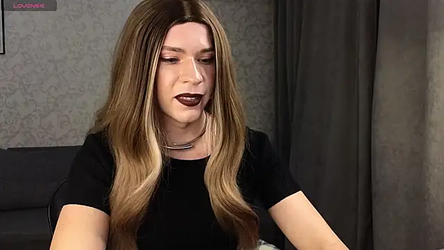 Snapshot of Anna_inHear chatting on April 16, 2026, 5:36 pm Anna inHear online show from April 16, 2026, 5:36 pm