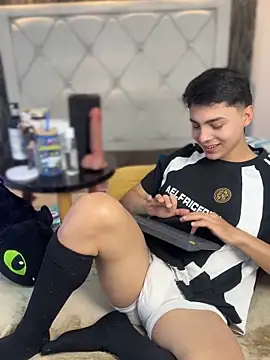 Samu Hott online show from March 10, 2026, 8:24 pm