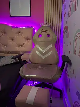 Karolaiin LS online show from February 8, 2026, 8:39 pm