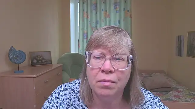 Snapshot of Emma_Eclipsee chatting on March 1, 2026, 11:10 am Emma Eclipsee online show from March 1, 2026, 11:10 am