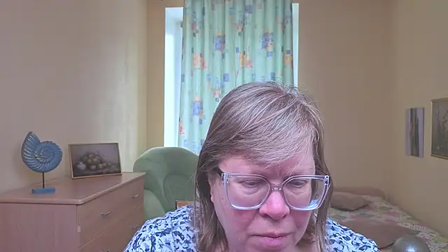 Snapshot of Emma_Eclipsee chatting on February 28, 2026, 10:37 am Emma Eclipsee online show from February 28, 2026, 10:37 am