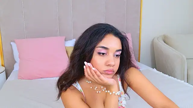 Snapshot of Luna_Cortier chatting on May 15, 2026, 9:51 am Luna Cortier online show from May 15, 2026, 9:51 am