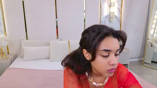 Luna Cortier online show from March 23, 2026, 5:51 am