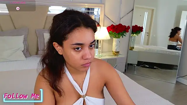 Luna Cortier online show from March 27, 2026, 5:27 am