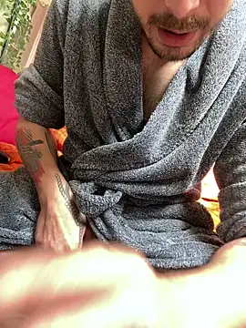 Snapshot of Piratee666 chatting on April 2, 2026, 11:28 am Piratee666 online show from April 2, 2026, 11:28 am