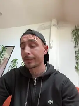 Snapshot of Piratee666 chatting on April 15, 2026, 12:21 pm Piratee666 online show from April 15, 2026, 12:21 pm