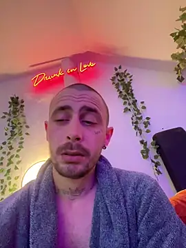 Snapshot of Piratee666 chatting on March 29, 2026, 12:45 am Piratee666 online show from March 29, 2026, 12:45 am