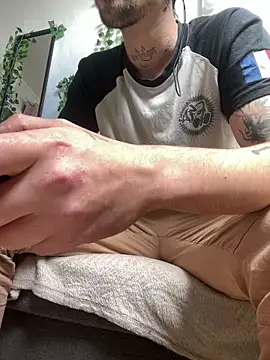 Snapshot of Piratee666 chatting on March 12, 2026, 12:31 pm Piratee666 online show from March 12, 2026, 12:31 pm