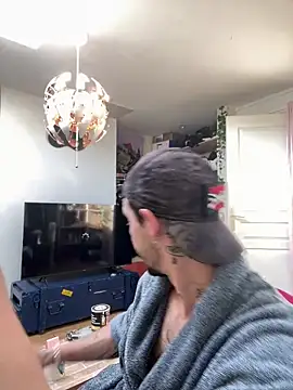 Snapshot of Piratee666 chatting on March 4, 2026, 9:06 am Piratee666 online show from March 4, 2026, 9:06 am