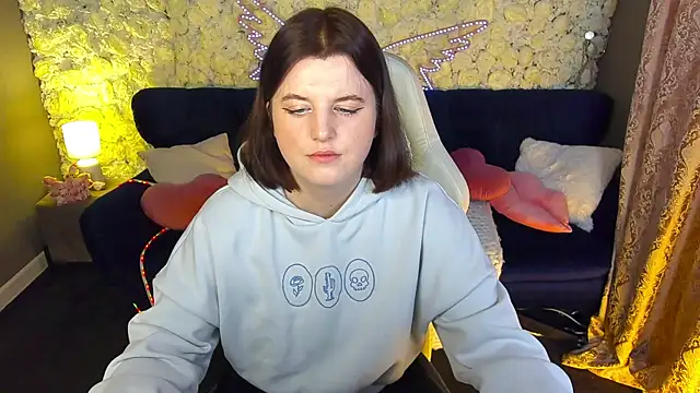 KristiFoxy online show from March 17, 2026, 6:16 am