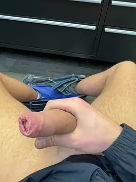 Snapshot of Robertocavall chatting on February 21, 2026, 4:53 pm Robertocavall online show from February 21, 2026, 4:53 pm