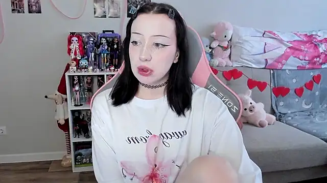 MollysLand online show from March 23, 2026, 8:47 am