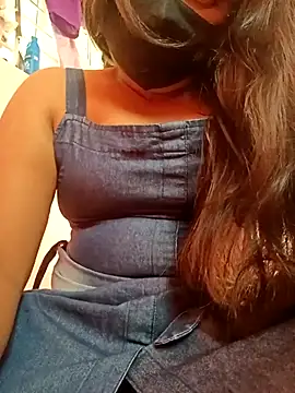 Snapshot of vyshali_vyshu chatting on February 6, 2026, 11:39 am vyshali vyshu online show from February 6, 2026, 11:39 am