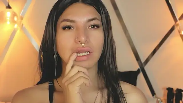 MeelFox online show from March 14, 2026, 12:33 pm