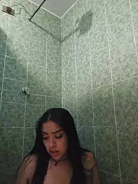 Snapshot of nina_glow chatting on March 1, 2026, 3:39 am nina glow online show from March 1, 2026, 3:39 am