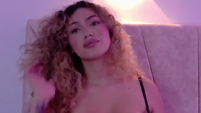 Snapshot of Maddy_Beluci chatting on May 26, 2026, 11:47 pm Maddy Beluci online show from May 26, 2026, 11:47 pm