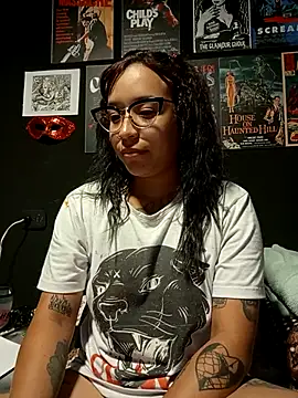 GingerLara online show from February 5, 2026, 8:59 pm