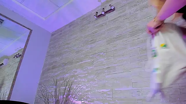 Snapshot of Ivorym00n chatting on March 23, 2026, 6:13 am Ivorym00n online show from March 23, 2026, 6:13 am