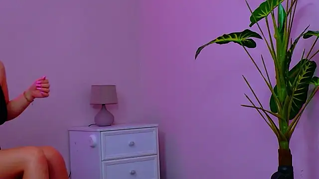 Ivorym00n online show from February 26, 2026, 5:18 am