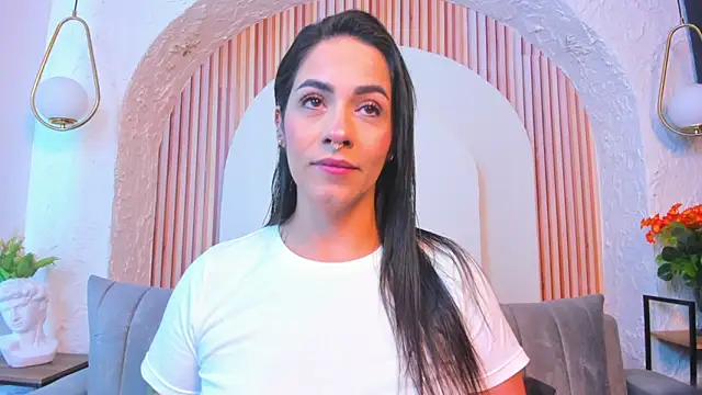 Snapshot of violet_scott_ chatting on May 27, 2026, 10:33 am violet scott online show from May 27, 2026, 10:33 am