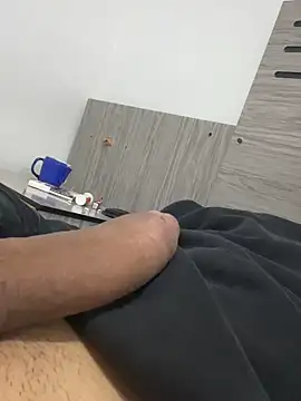 Luiznflp3 online show from March 3, 2026, 10:44 am