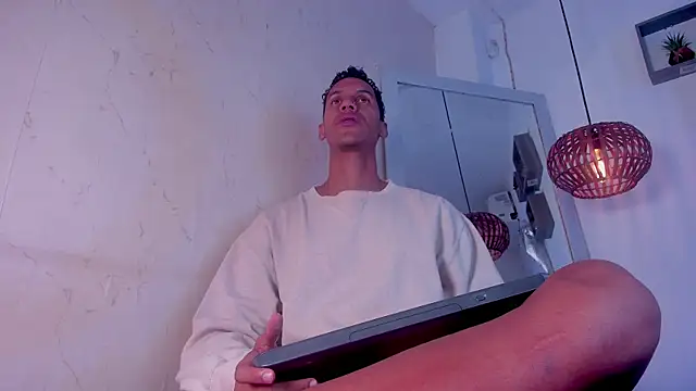 Snapshot of Royland_Vega chatting on February 26, 2026, 11:43 am Royland Vega online show from February 26, 2026, 11:43 am