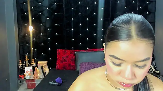 Snapshot of MiaWolton chatting on February 24, 2026, 7:59 pm MiaWolton online show from February 24, 2026, 7:59 pm