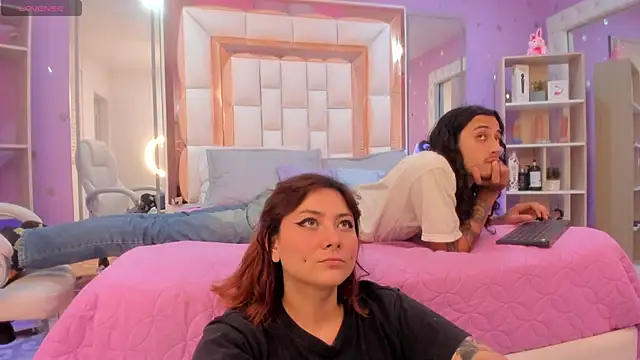 Goldentemptation  online show from March 31, 2026, 7:49 pm