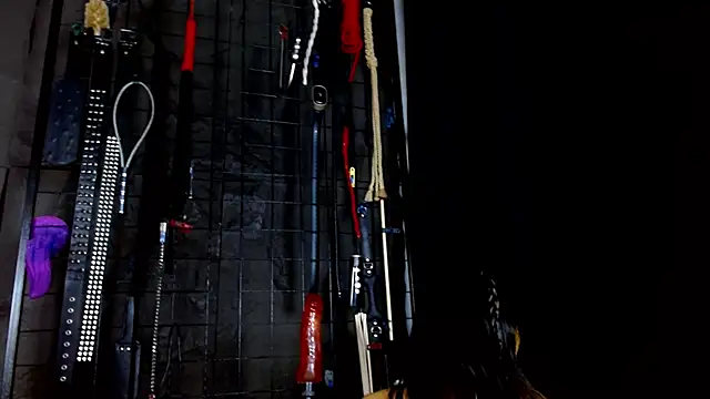 Ariaoficial online show from April 6, 2026, 1:23 am