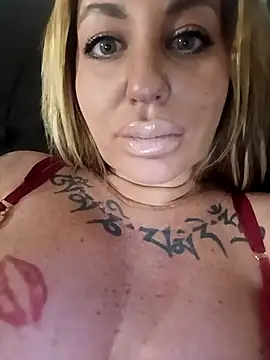 Snapshot of MiaMooly chatting on March 13, 2026, 5:29 pm MiaMooly online show from March 13, 2026, 5:29 pm