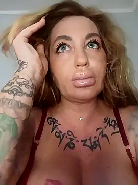 Snapshot of MiaMooly chatting on March 30, 2026, 2:07 pm MiaMooly online show from March 30, 2026, 2:07 pm