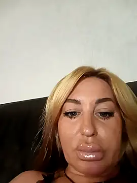 MiaMooly online show from September 27, 2025, 3:40 pm