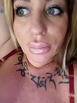 Snapshot of MiaMooly chatting on March 9, 2026, 1:58 pm MiaMooly online show from March 9, 2026, 1:58 pm