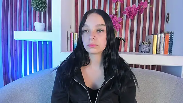 Elizabeth Ferrer online show from April 9, 2026, 12:33 pm