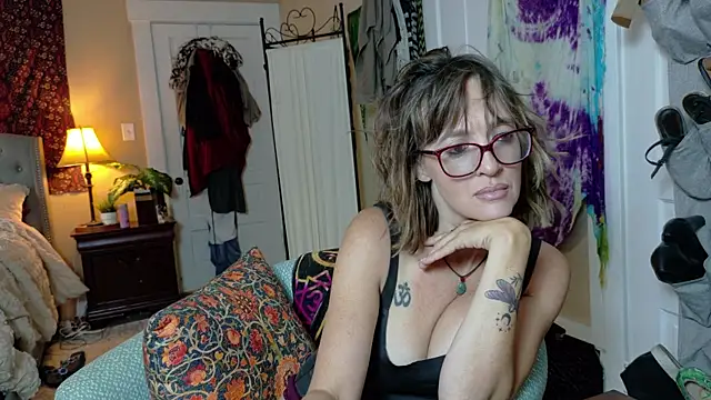 Snapshot of BrookiesLife chatting on June 16, 2026, 4:51 pm BrookiesLife online show from June 16, 2026, 4:51 pm