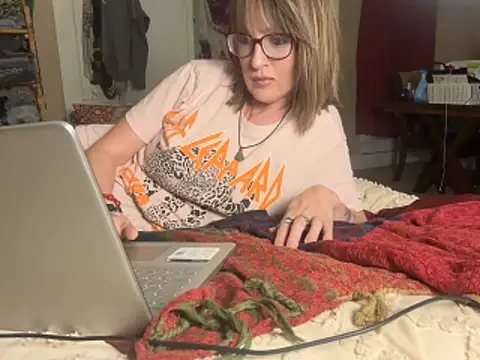 BrookiesLife online show from April 12, 2026, 2:37 am