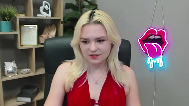 Snapshot of SweetLilyxo chatting on March 8, 2026, 7:33 am SweetLilyxo online show from March 8, 2026, 7:33 am