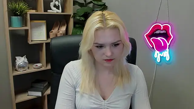 Snapshot of SweetLilyxo chatting on March 31, 2026, 6:26 am SweetLilyxo online show from March 31, 2026, 6:26 am