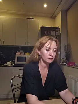 Snapshot of LanaBananaa_ chatting on May 31, 2026, 8:09 pm LanaBananaa online show from May 31, 2026, 8:09 pm