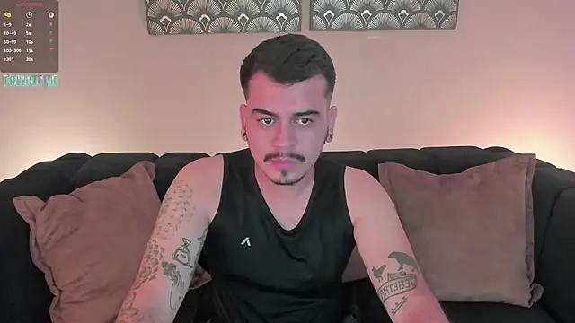 Snapshot of Chriss_Hunt chatting on February 5, 2026, 1:12 am Chriss Hunt online show from February 5, 2026, 1:12 am