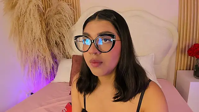 Snapshot of rebeca_taylor chatting on April 18, 2026, 3:20 am rebeca taylor online show from April 18, 2026, 3:20 am