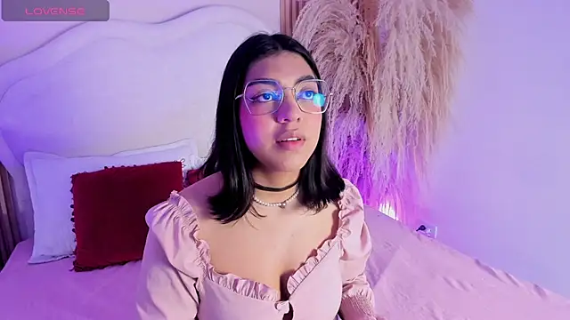 Snapshot of rebeca_taylor chatting on February 17, 2026, 3:15 am rebeca taylor online show from February 17, 2026, 3:15 am