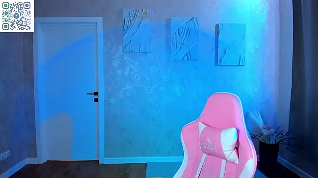 Kira G0ld online show from April 21, 2026, 9:05 am