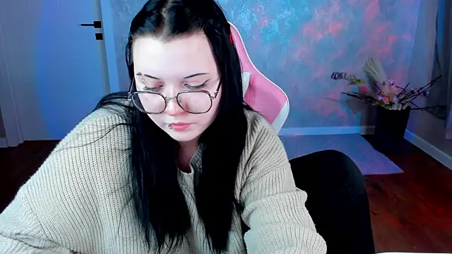 Kira G0ld online show from April 13, 2026, 9:24 am