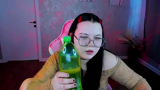 Kira G0ld online show from April 3, 2026, 9:05 am